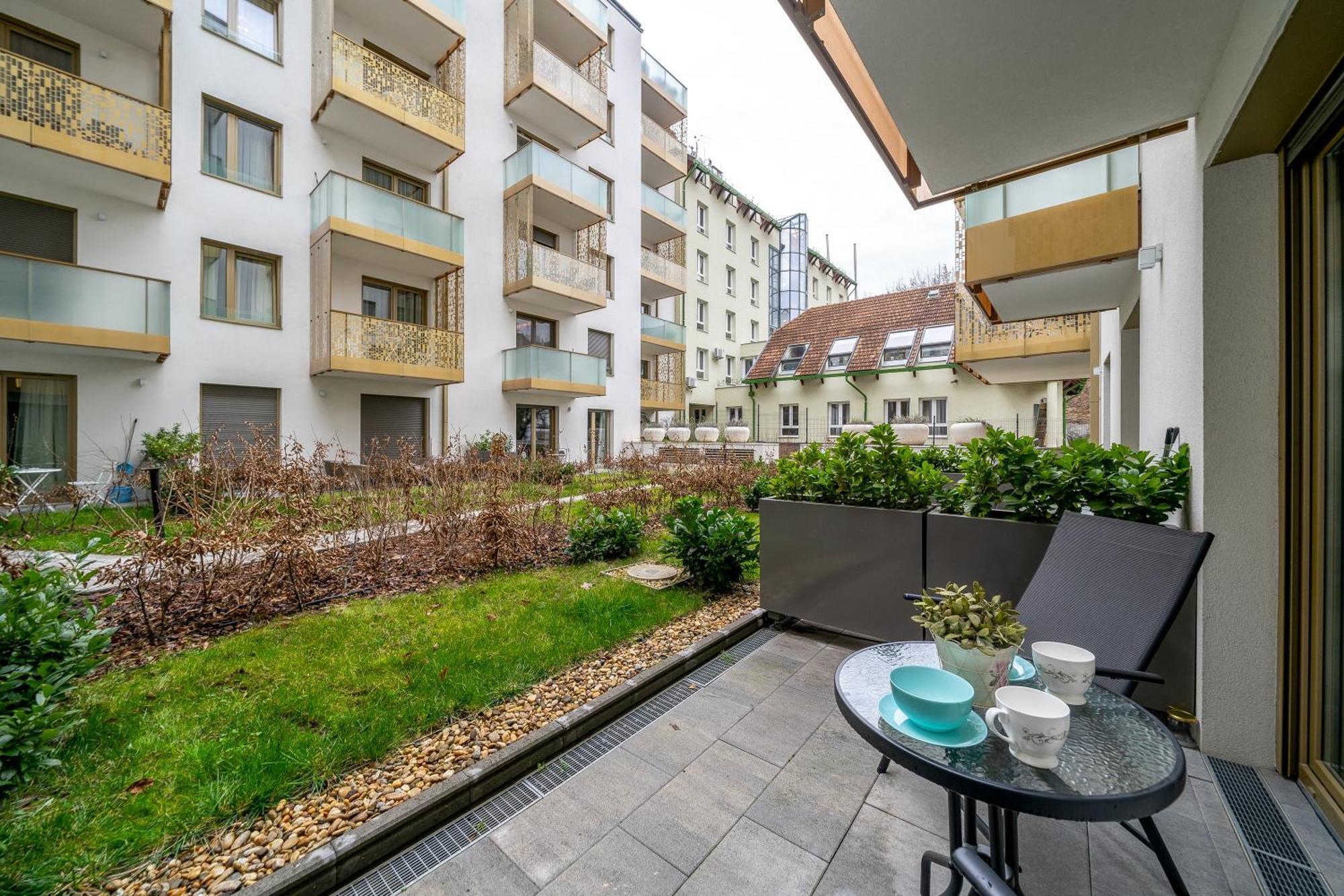Budapest Magic Garden In Downtown Exterior foto